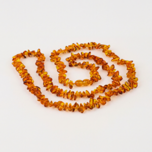 שרשרת ענבר ארוכה בגוון קוניאק